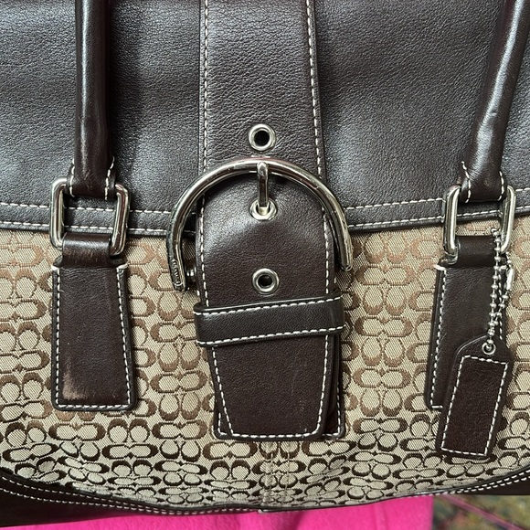Coach Soho Legacy Signature small C’s Jacquard / dark brown leather buckle front - Picture 4 of 17